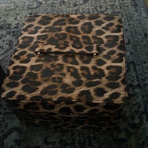 Dixie Pistol Train Case Leopard with Pink Interior